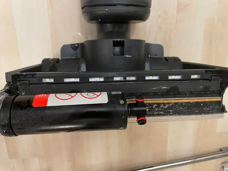 Test Wischsauger Roborock Haarsieb und Motor.jpg